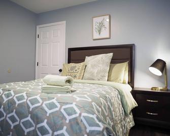 Spacious Rockaway Retreat Surf & WFH-Ready3-BR apartment in charming Queens - Queens - Schlafzimmer