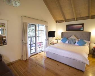 Olinda Country Cottages - Olinda - Bedroom
