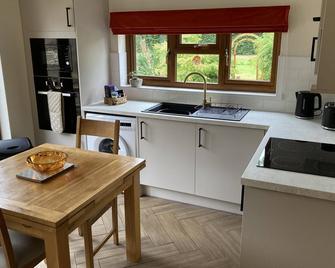1 bedroomed Detached holiday retreat Pant - Oswestry - Kitchen