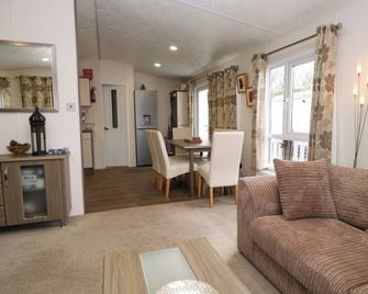 3 Yealands - Carnforth - Living room