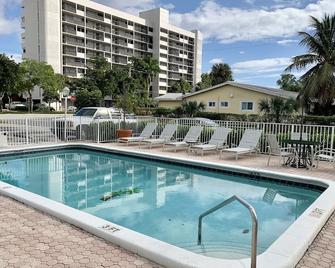Bayview Regency Apartments By Lowkl - Fort Lauderdale - Alberca