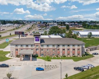 Sleep Inn and Suites Devils Lake - Devils Lake - Gebäude