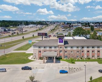 Sleep Inn and Suites Devils Lake - Devils Lake - Edificio
