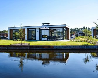 Waterfront Family Retreat - Loosdrecht - Edificio