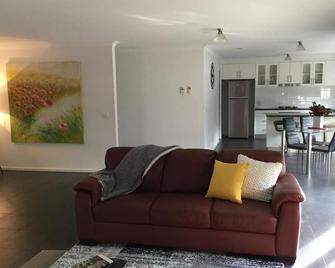 AJ's Home. Modern, open plan & quiet location. - Sale - Living room