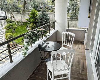 Doganin Kalbindeki Eviniz-6 Kisi - Gemlik - Balcony