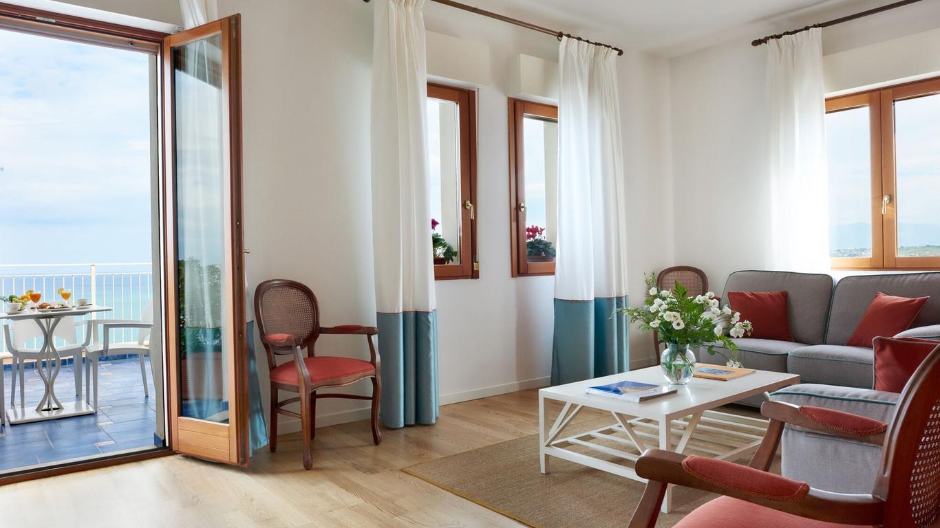 Hotel Punta Nord Est