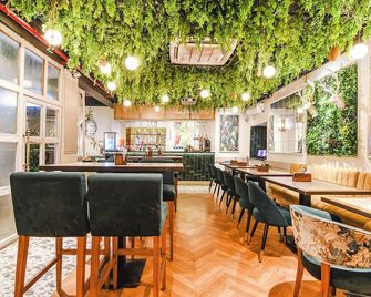 Fabhotel Aayash - Nr. City Center Metro Station - Calcuta - Restaurante