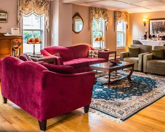 Cranmore Inn and Suites, a North Conway boutique hotel - North Conway - Vardagsrum