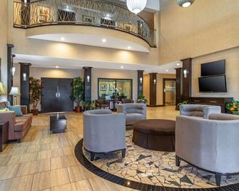 Best Western Plus Lytle Inn & Suites - Lytle - Lobby