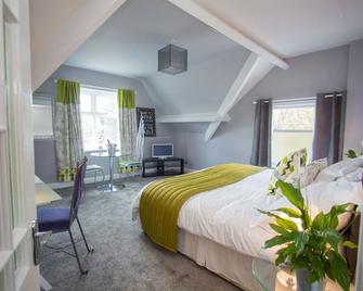 James' Place at Brynawel - מרטיר טידפיל - חדר שינה