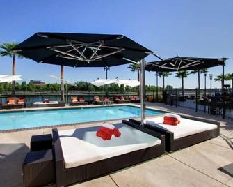 University Plaza Waterfront Hotel - Stockton - Pool