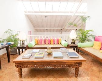 Mango House - Galle - Living room