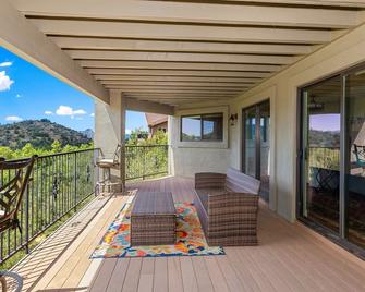 Prescott's #1 Luxe Mountain Sanctuary | Cozy Spa | Golf | Majestic Views - Prescott Valley - Balkon