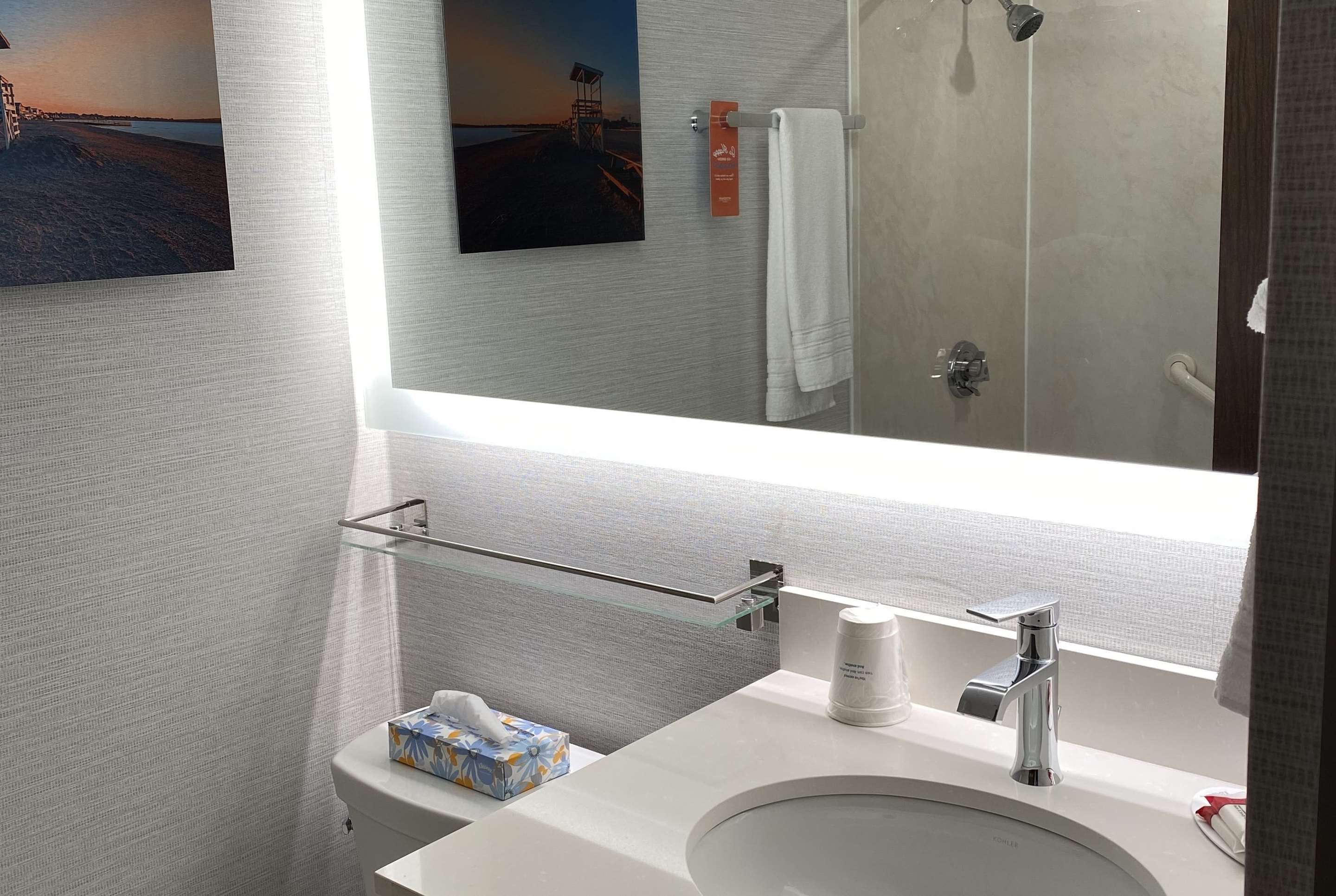 Howard Johnson by Wyndham Middletown Newport Area