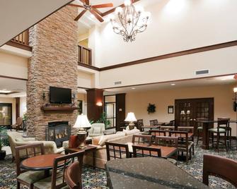 Free Breakfast. Indoor Pool. Great for Groups + Only 5 Miles to Purdue University. - Lafayette - Reception