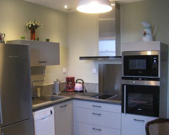Apartment Located At The Foot Of The Giant Of Provence Free Wifi - Bédoin - Kitchen