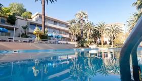 Nyala Suite Hotel - San Remo - Bể bơi