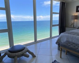 Direct Ocean View Condo - فورت لاودردال - غرفة نوم