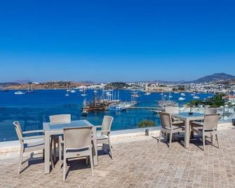 Diamond Of Bodrum Otel - בודרום - מרפסת