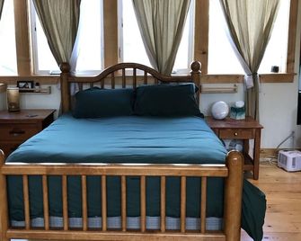 Sweet little house in quiet Neighborhood - Seattle - Bedroom