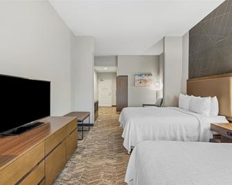 Best Western Valencia/Six Flags Inn & Suites - Valencia - Bedroom