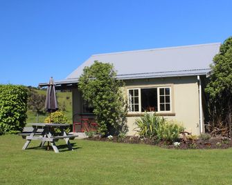 Blue Thistle Cottages - Te Anau - Patio