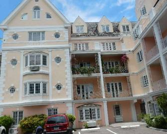 In The Heart Of The City - Nassau - Building