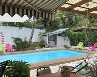 Le Medinilla - Saint-Benoît - Piscina