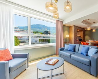 Golden Tulip Aix les Bains - Hotel & Spa - Aix-les-Bains - Wohnzimmer
