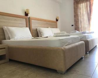 Greccia Hotel - Dhërmi - Habitación