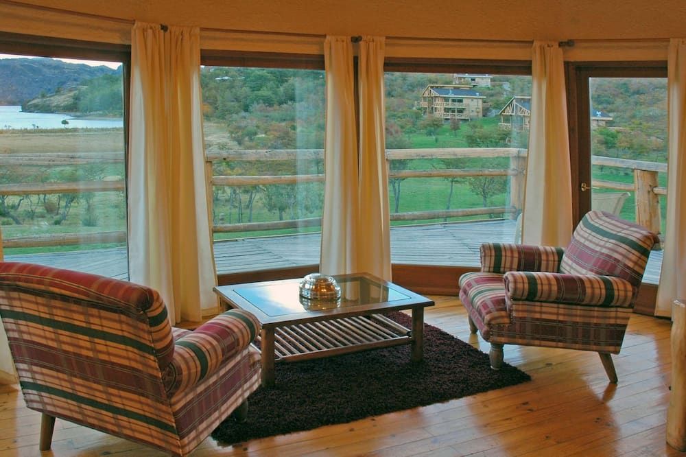 Hacienda Tres Lagos - Puerto Guadal - Huiskamer