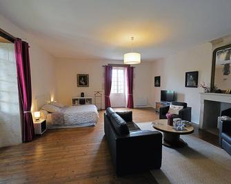 Le prieuré Saint Barthélémy - Azay-le-Brûlé - Bedroom