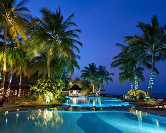 Royal Island Resort & Spa - Horubadhoo - Piscina