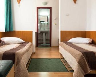 Hotel Beta - Cluj Napoca - Bedroom
