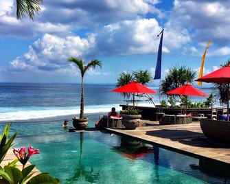 The Palms Ceningan Hotel - Nusa Penida - Pool