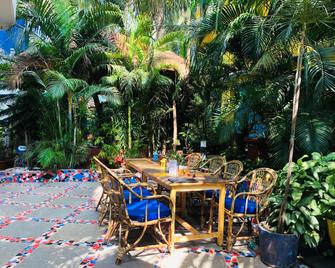 Savitri Guest House - Arambol - Patio