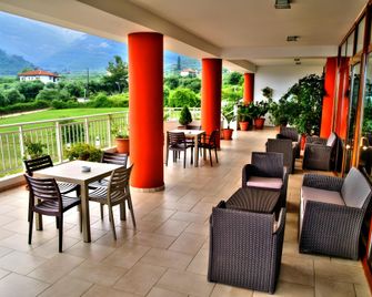 Maranton Beach Hotel - Kinira - Restaurant