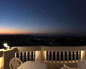 Little Weekend Inn - Jincheng Township - Balcón