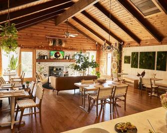 Zen Retreat in New York: Glamping for Relaxation and Rejuvenation - Cambridge - Restaurant
