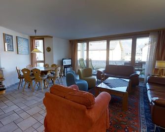 Pavrella - Celerina/Schlarigna - Obývací pokoj