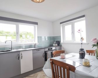 Duart At The Sea, Pet Friendly, With A Garden In John O Groats - Wick - Kitchen