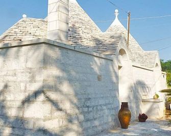 Trulli e Cummerse - Locorotondo - Vista esterna
