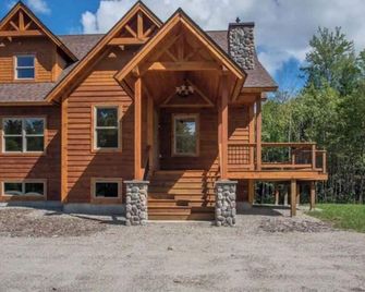 4bdrm Chalet-close to downtown & outdoor adventure - Bethel - Bâtiment