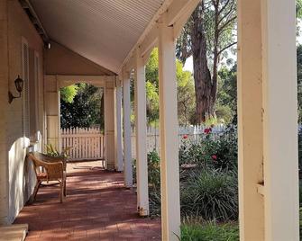 Tillbrook Cottage - Mahogany Creek - Patio