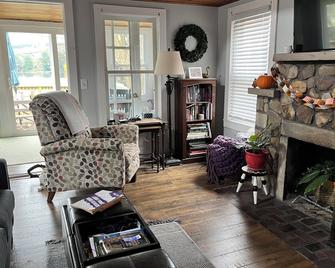 Lake moraine 3 bedroom home by Colgate University - Hamilton - Sala de estar