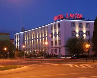 Lwów - Chełm - Edificio