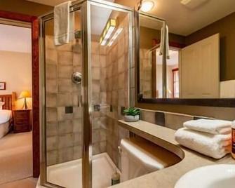 Ground Floor next to the hot tub! - Fernie - Bathroom