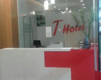 T Hotel Jalan Tar - Kuala Lumpur - Front desk