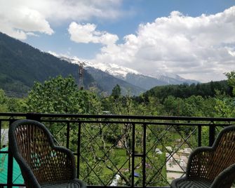 Madpackers Manali - Manali - Balcón